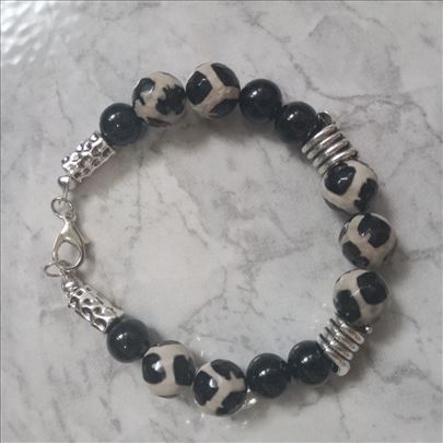 Rucno radjena narukvica od polu-dragog kamenja