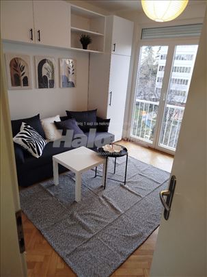 Tirsova, Savski venac