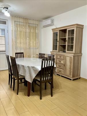 Veliki 4-soban, 2 parking m., podno grejanje