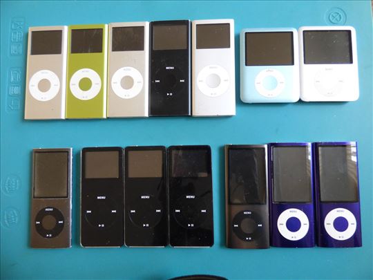 14 iPod-a za delove ili popravku