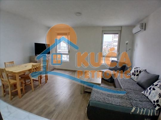 Izdaje se komforna garsonjera u blizini Palilulske