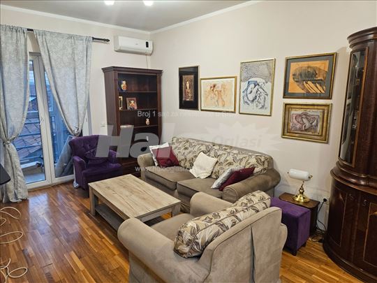 Izdaje se kompletno namesten stan na Lekinom brdu