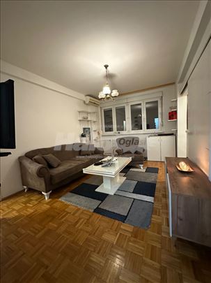 Izdajem stan u Vojvode Stepe kod Vera