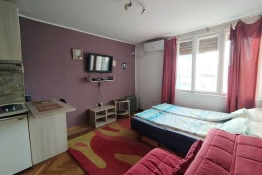 Izdajemo garsonjeru na Paliluli, kod MUP-a, 25m2