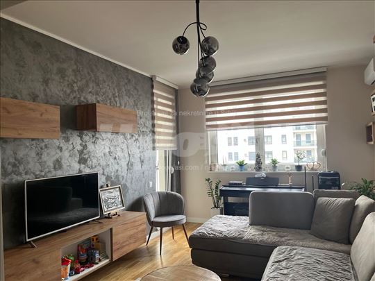 Lux dvosoban stan East side kod Aviva