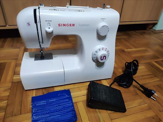 Mašina za šivenje SINGER 2263 Tradition
