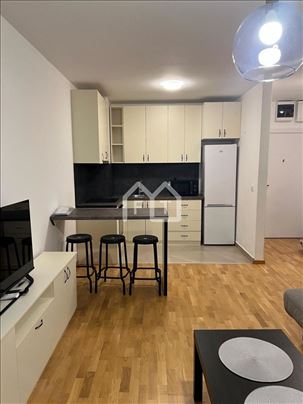 Odmah useljiv stan sa garažom, SunnyVille! ID#1591