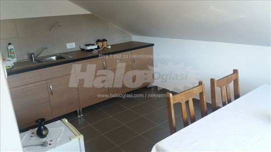 Prelep dvosoban stan