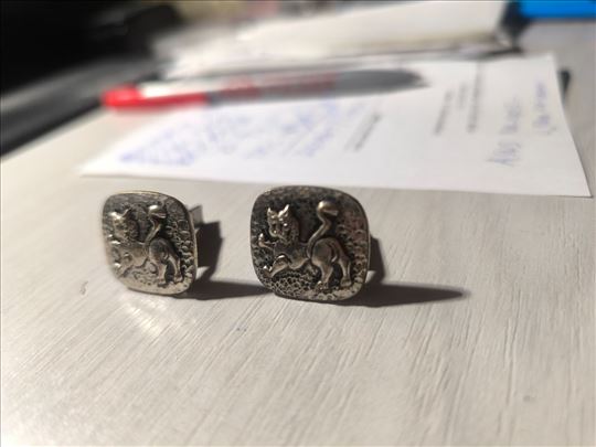 Prelepa dugmad za manžetne