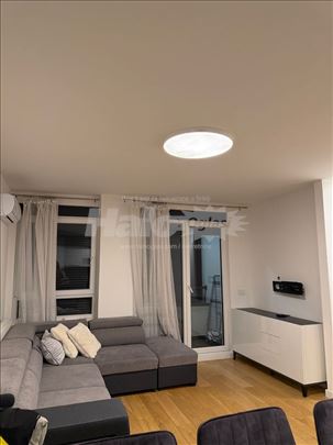 Opremljen Uknjizen Trosoban Stan Konjarnik Garaza