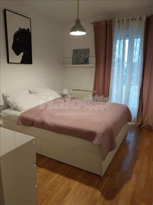 1.5 stan na Bulevaru