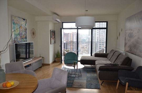 Hercegovačka, moderno opremljen stan sa parkingom