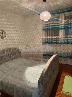 Izdajem stan kod Pedagoške akademije