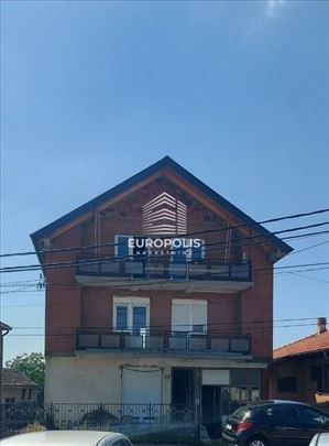 Kuća u centru Vranića na placu od 7,5 ari