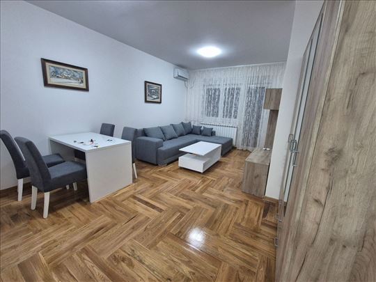 Nov 1.0 namešten, parking, prvo useljenje