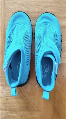 Obuca (patike) za vodu br 34