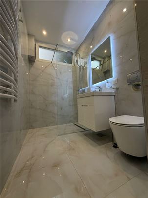 Parking, lux, kod Madere, uknjižen, odmah useljiv