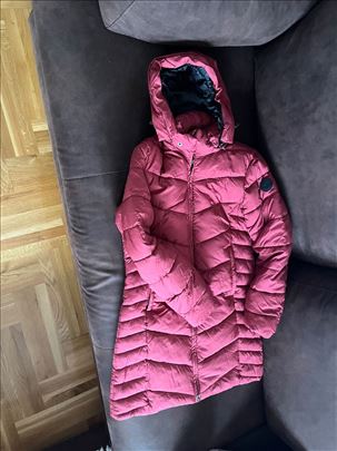 Prodajem jaknu povoljno