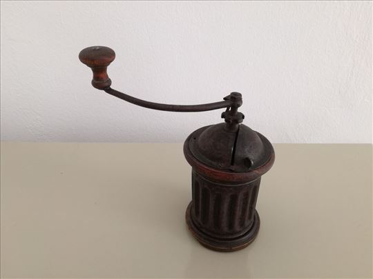 Starinski mlin za biber