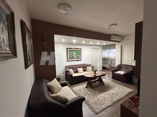 Uknjizen 2.5 stan ul. Blagoja Jovovica (Zagorska)