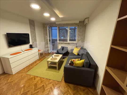 Uređen stan na najlepšem delu Liona.