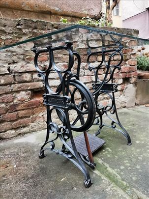 Antonović sto retro