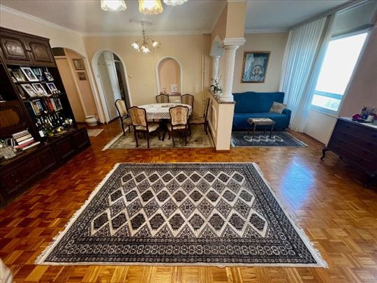 Banjnica 82m2, uknjizen, 3.0