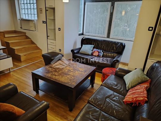 Dupleks na Banovom brdu, Petra Mećave