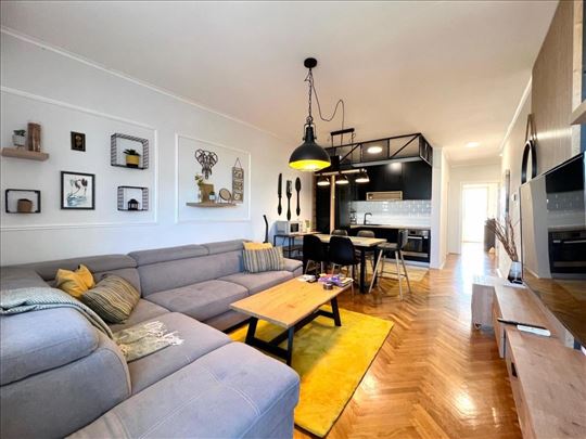 Izdaje se luksuzan 3.5-soban dupleks sa parkingom