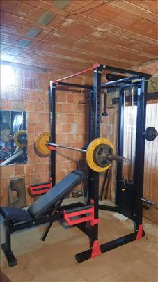 Kavez sa lat mašinom