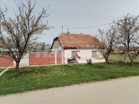 Kuća u Debeljači na prodaju