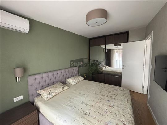 Lekino brdo-Šumice, sa garažnim mestom,terasa 20m2