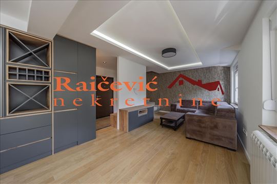 Pancevo, Centar, Maksima Gorkog, 4.0, 135 m2 