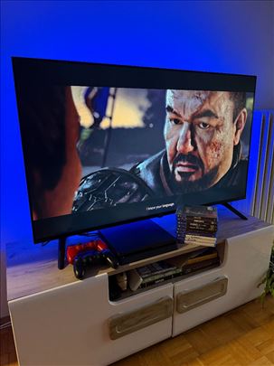 PlayStation 4 paket 2 dzojstika + 9 igara