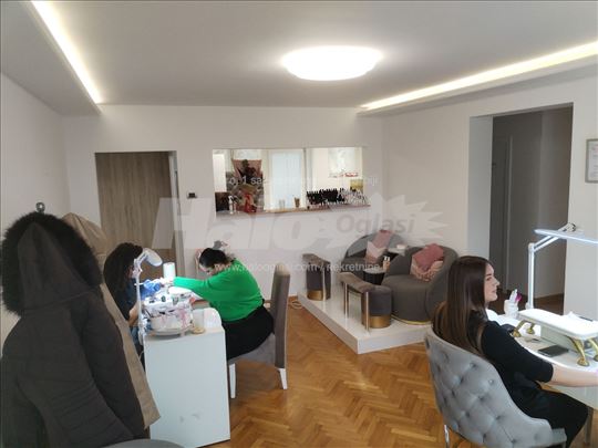 Prazan 3.0 stan kod Fontane