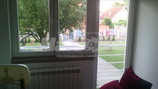 Prodajem stan novi Surčin