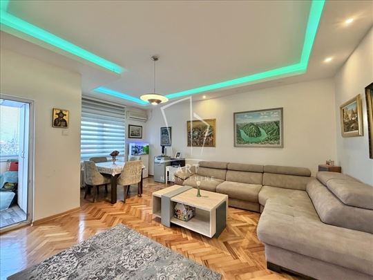 Senjak, renoviran, adaptibilan, mereno 78m2 ID#133