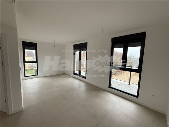 Stan u lux zgradi Novi Banovci