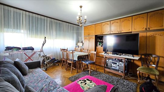 Prodaje se uknjižen stan sa terasama, Radovana Sim