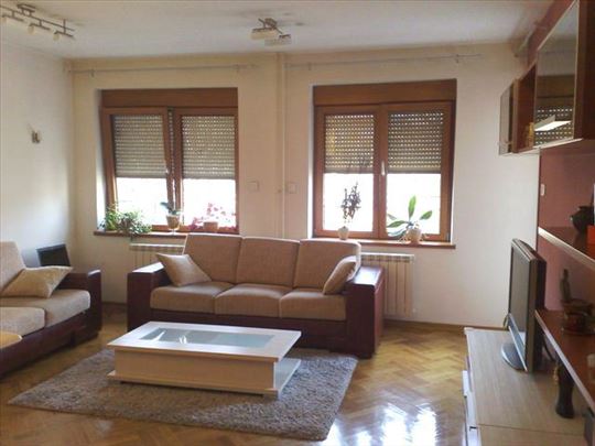  Kalenić pijaca, 77m2, 3.0, garažno m. Luks