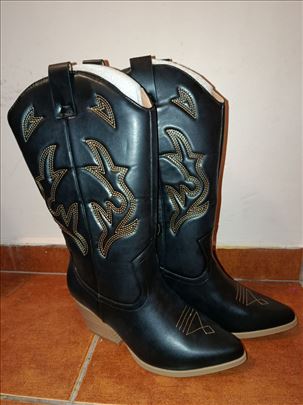 Ženske čizme 38 broj