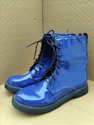 Zenske zimske cipele br.41