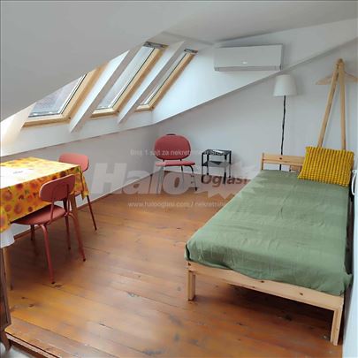 Investiciona garsonjera - Centar, Matica Srpska