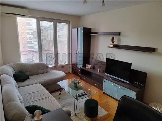 Izdaje se dvosoban stan na Paliluli, 48m2!