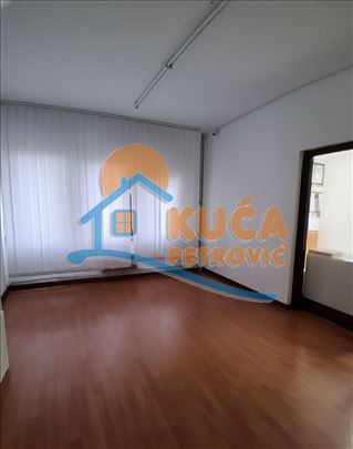 Izdaje se odličan poslovni prostor u centru Niša, 