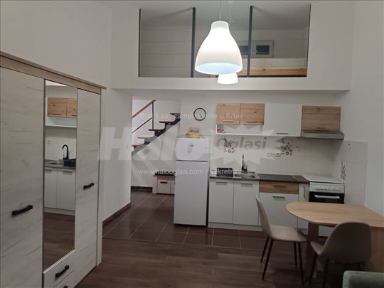 Izdajem namešten stan na Altini