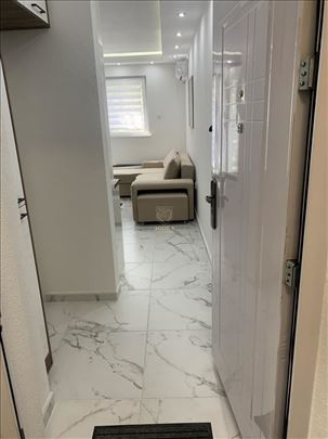 Karaburma 0.5, 25m2, uknjižen