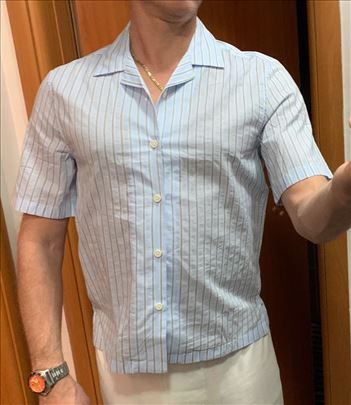 Košulje broj M i S novo HM