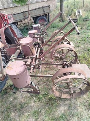 Masina za kukuruz i zito