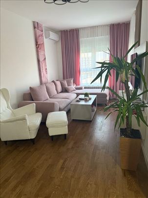 Namesten 2.5 stan sa garazom, Novi Bubanj